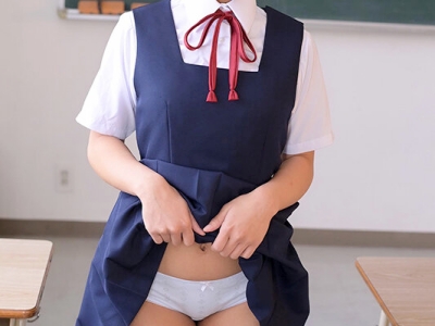 【咲田ラン】教え子に誘惑されて教室で弱点の乳首をコリコリ責められ勃起止まらない
